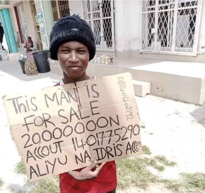 Nigeria : fatigué de ses difficultés financières, un homme se met en vente