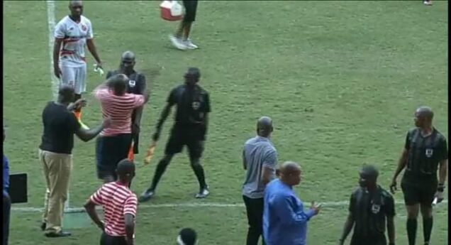 Sunday-Etefia-approached-the-referee-and-slapped-him-636x345