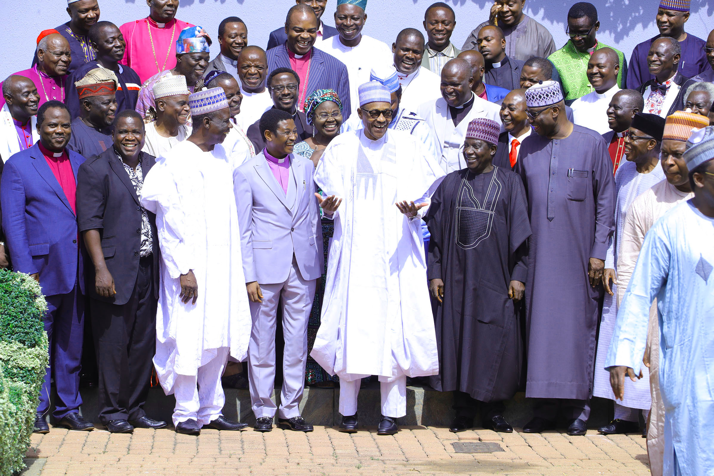 buhari-meets-christian-clerics-urges-joint-effort-to-shame-those-stoking-fires-of-ethnic
